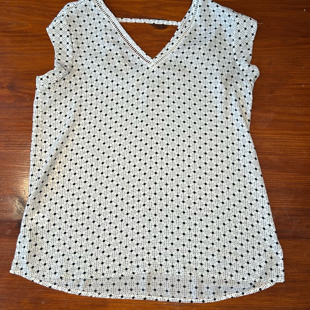 Les Sirien Women's White V-Neck Blouse with Black Polka Dots